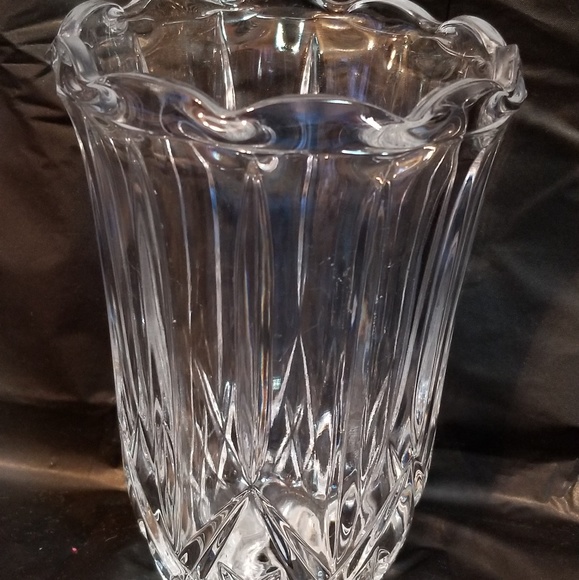 Crystal Vase - Picture 2 of 4